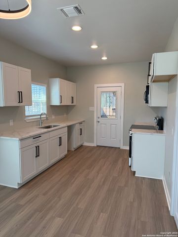 2975 martin luther king, San Antonio, TX 78220