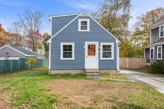63 Hope St, Attleboro, MA 02703
