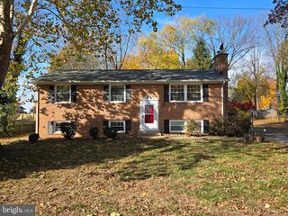 341 S 26TH ST #A, Purcellville, VA 20132