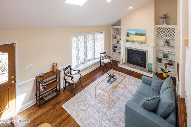 4 Woodland Road, Holmdel, NJ 07733