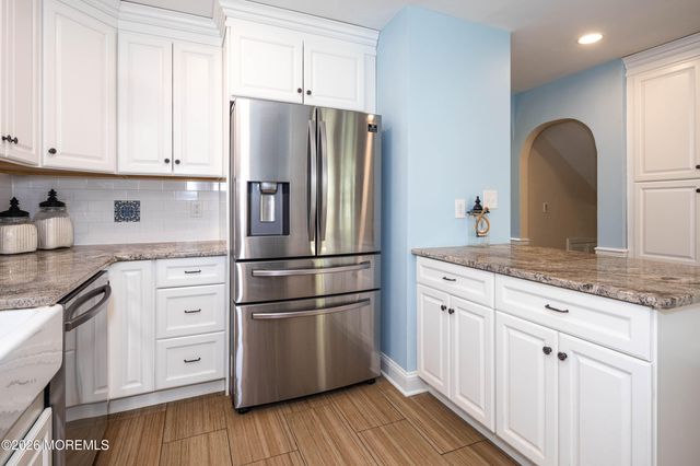 4 Woodland Road, Holmdel, NJ 07733