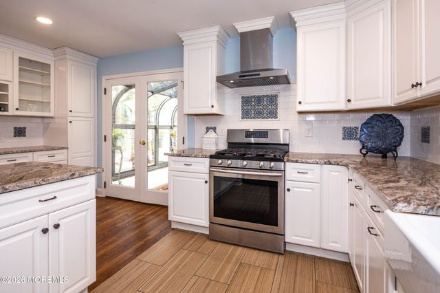 4 Woodland Road, Holmdel, NJ 07733