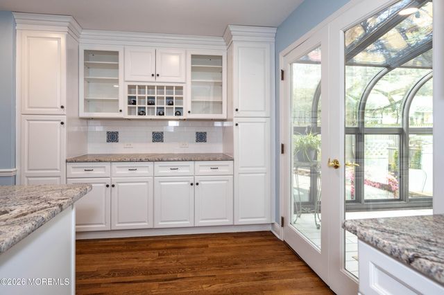 4 Woodland Road, Holmdel, NJ 07733