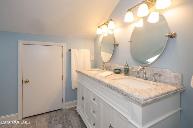 4 Woodland Road, Holmdel, NJ 07733