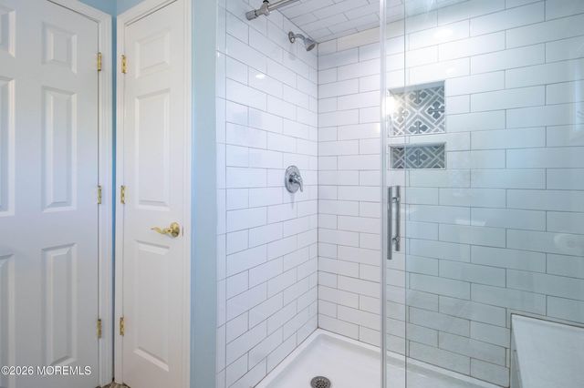 4 Woodland Road, Holmdel, NJ 07733