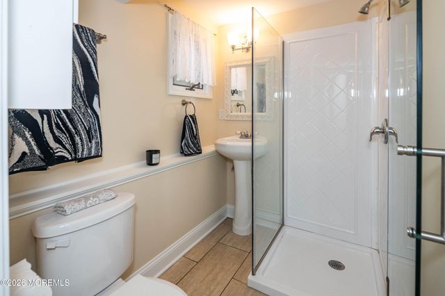 4 Woodland Road, Holmdel, NJ 07733