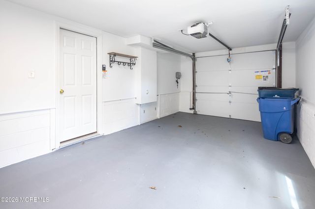 4 Woodland Road, Holmdel, NJ 07733
