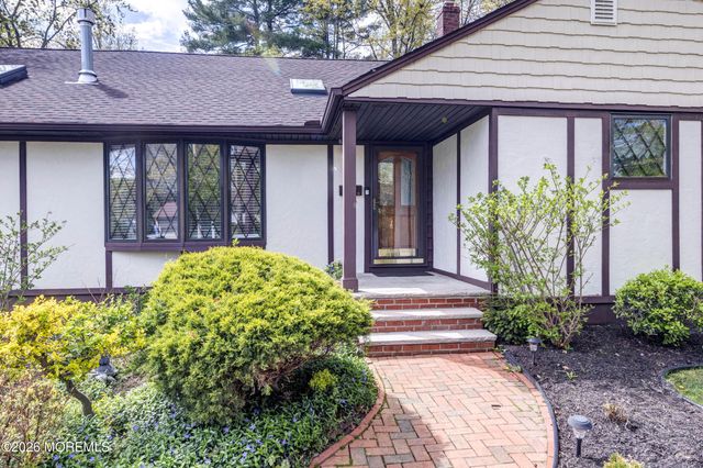 4 Woodland Road, Holmdel, NJ 07733