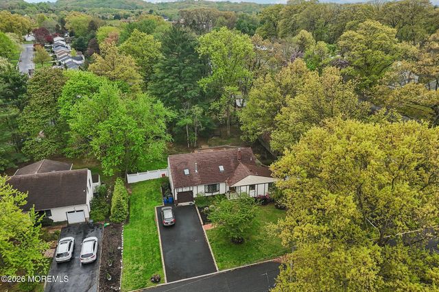 4 Woodland Road, Holmdel, NJ 07733
