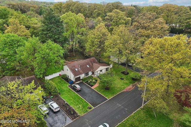4 Woodland Road, Holmdel, NJ 07733