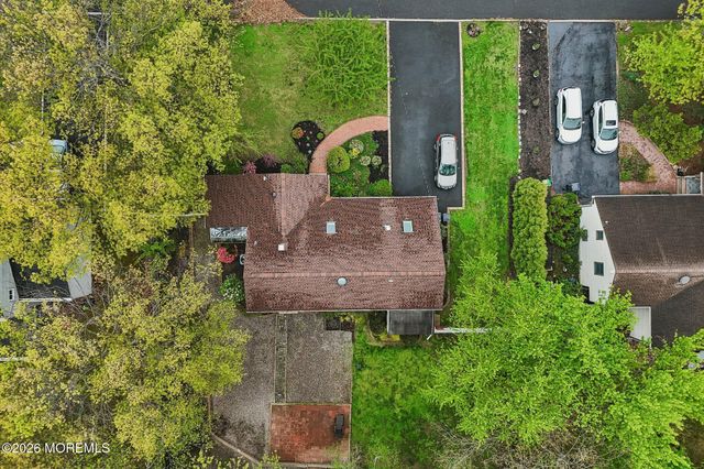 4 Woodland Road, Holmdel, NJ 07733