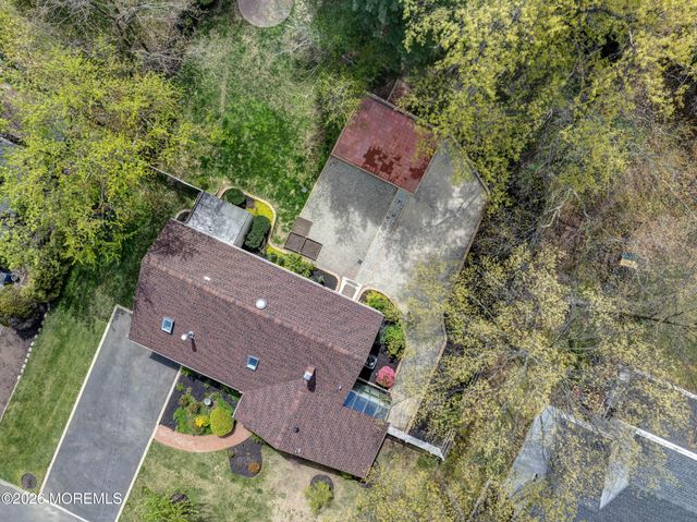 4 Woodland Road, Holmdel, NJ 07733