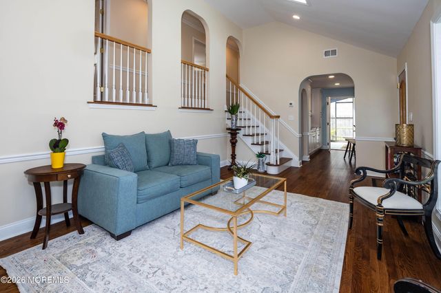 4 Woodland Road, Holmdel, NJ 07733