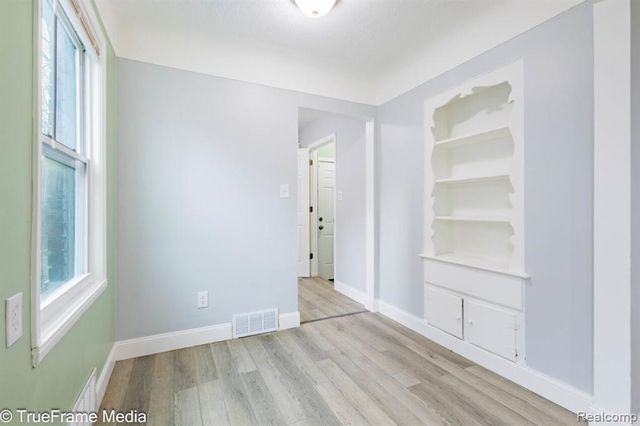 18627 Asbury Park, Detroit, MI 48235