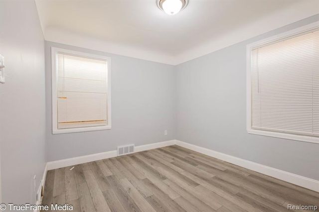 18627 Asbury Park, Detroit, MI 48235