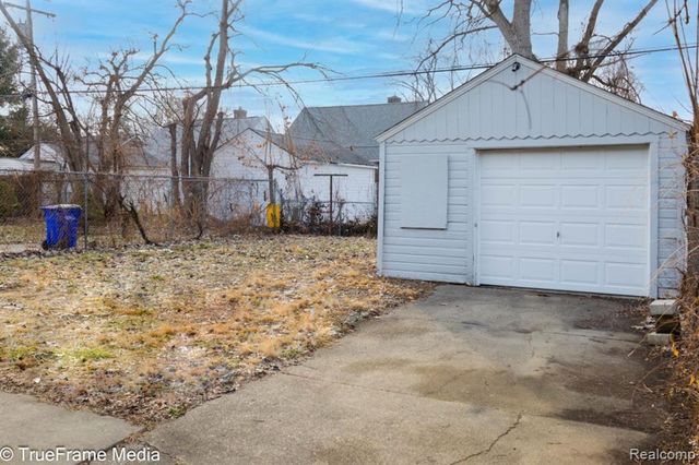 18627 Asbury Park, Detroit, MI 48235