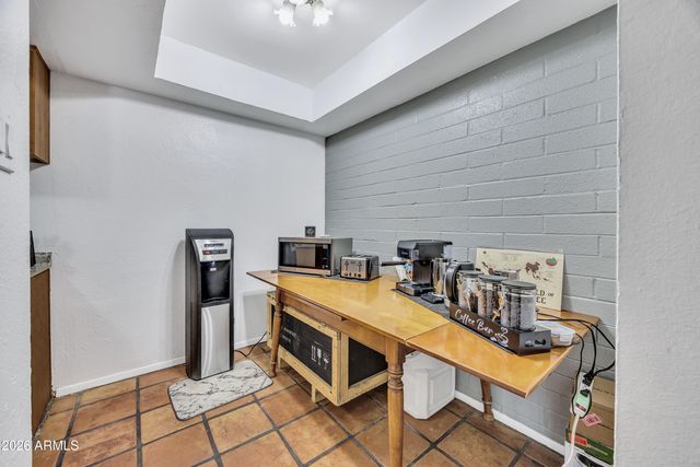 4604 E RIVERSIDE Street, Phoenix, AZ 85040
