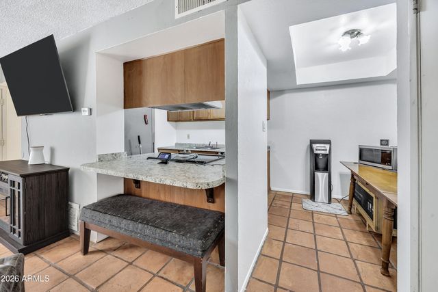 4604 E RIVERSIDE Street, Phoenix, AZ 85040