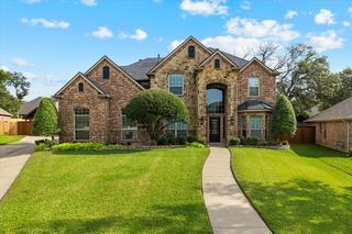 621 Trails End Court, Hurst, TX 76054