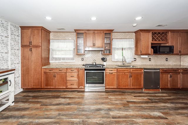 313 Fairington Drive, Summerville, SC 29485