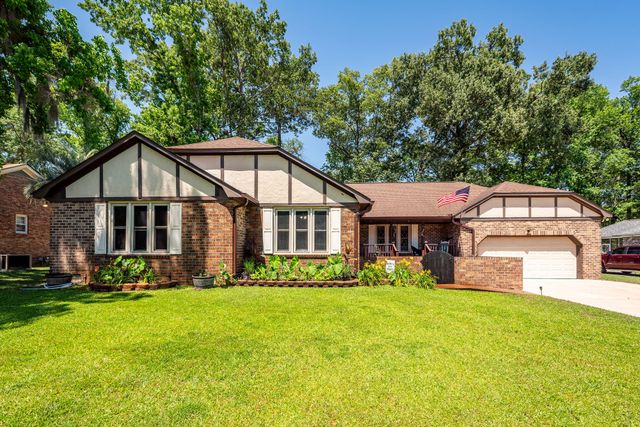 313 Fairington Drive, Summerville, SC 29485
