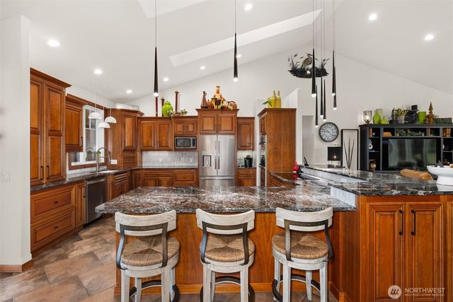 17 Goldau Road, Raymond, WA 98577