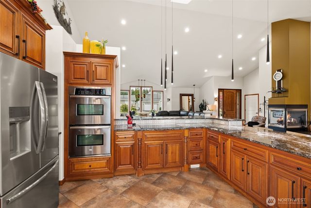 17 Goldau Road, Raymond, WA 98577