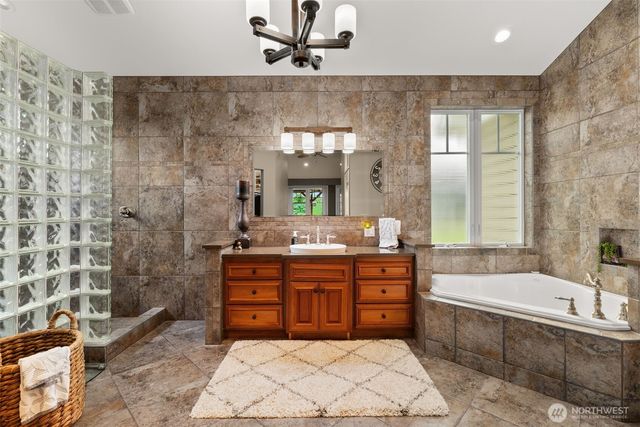 17 Goldau Road, Raymond, WA 98577