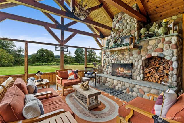 17 Goldau Road, Raymond, WA 98577