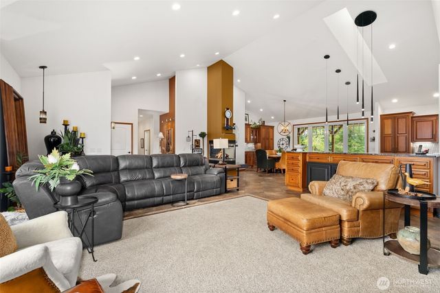 17 Goldau Road, Raymond, WA 98577