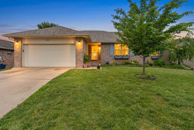 4621 S Ridgeview Avenue, Battlefield, MO 65619