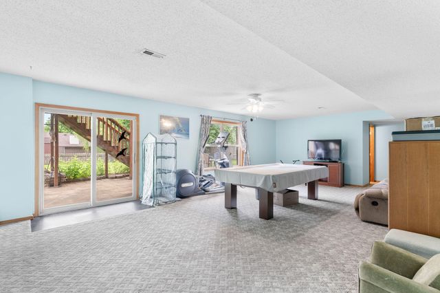 4621 S Ridgeview Avenue, Battlefield, MO 65619