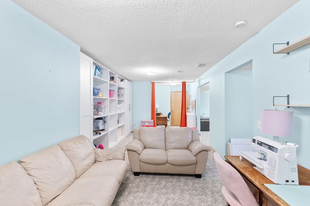 4621 S Ridgeview Avenue, Battlefield, MO 65619