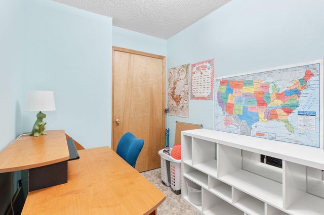 4621 S Ridgeview Avenue, Battlefield, MO 65619