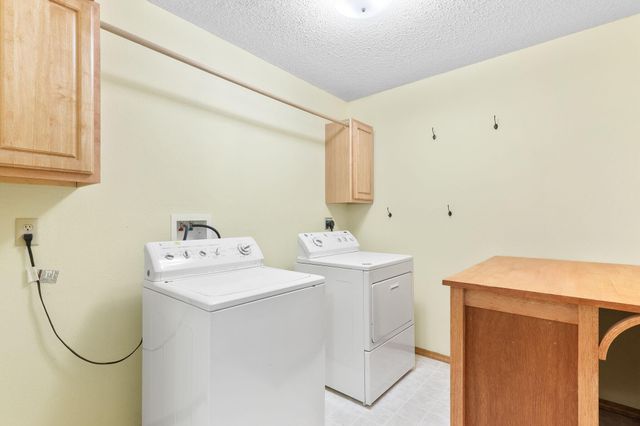 4621 S Ridgeview Avenue, Battlefield, MO 65619