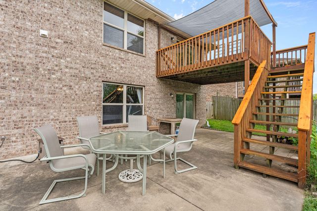 4621 S Ridgeview Avenue, Battlefield, MO 65619