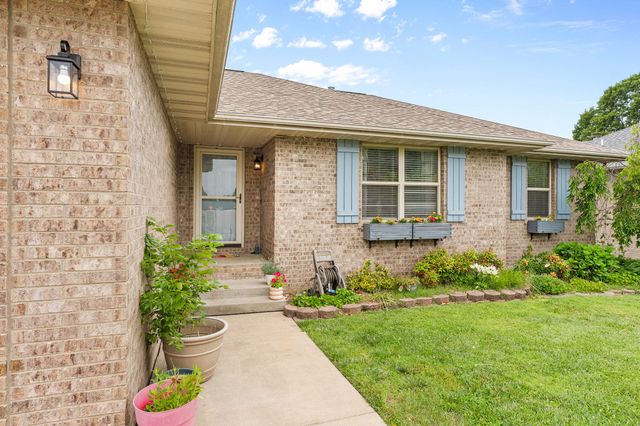4621 S Ridgeview Avenue, Battlefield, MO 65619