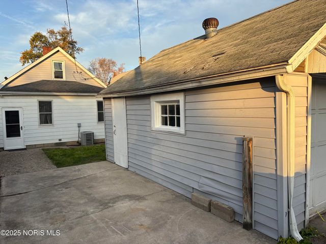 191 Oak Street, Rossford, OH 43460