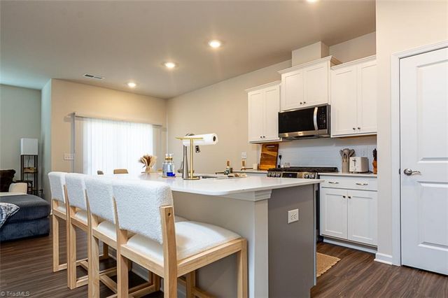 1826 Pheasant Trace Circle, Kernersville, NC 27284