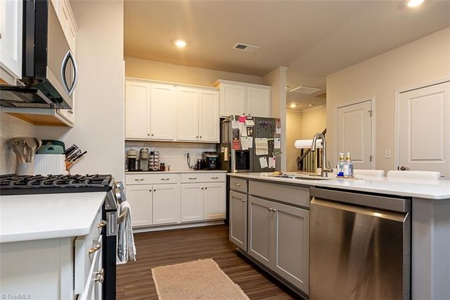 1826 Pheasant Trace Circle, Kernersville, NC 27284