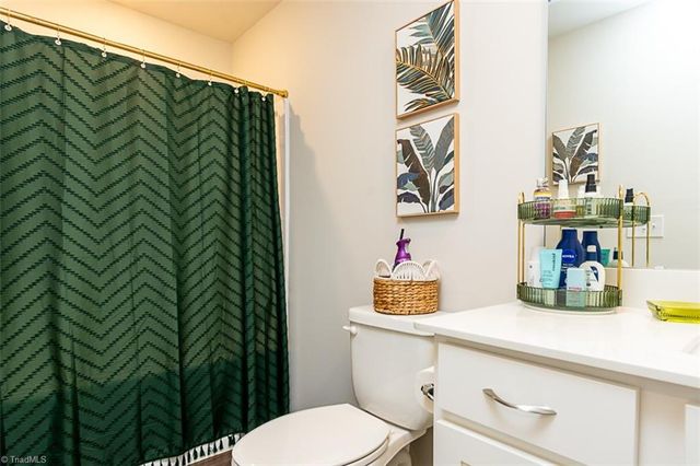 1826 Pheasant Trace Circle, Kernersville, NC 27284