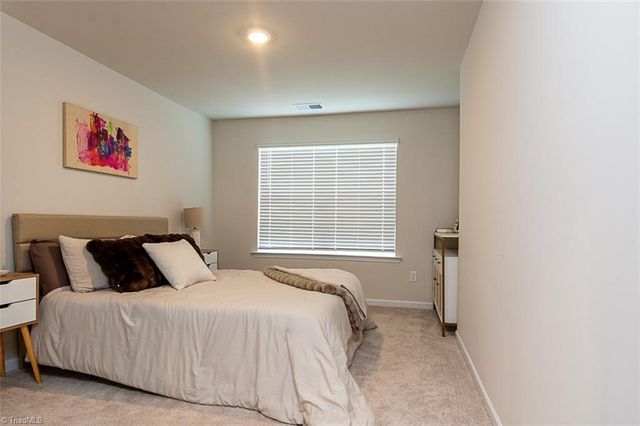 1826 Pheasant Trace Circle, Kernersville, NC 27284