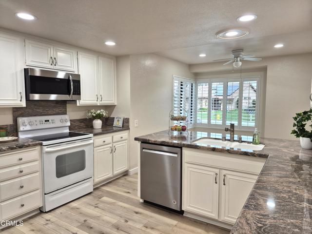 42036 Village 42, Camarillo, CA 93012