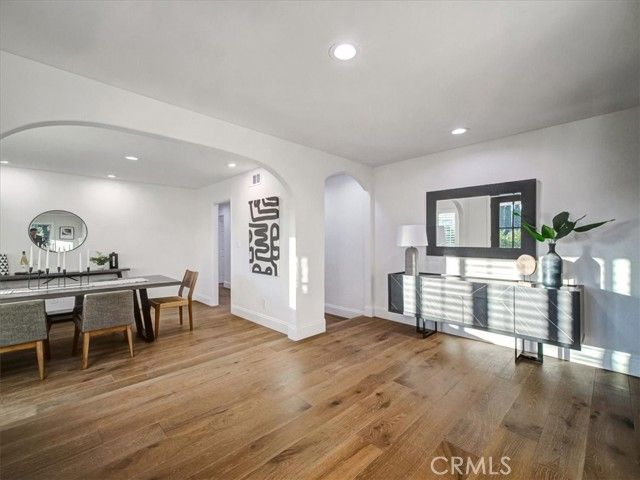 4732 Del Moreno Drive, Woodland Hills (los Angeles), CA 91364