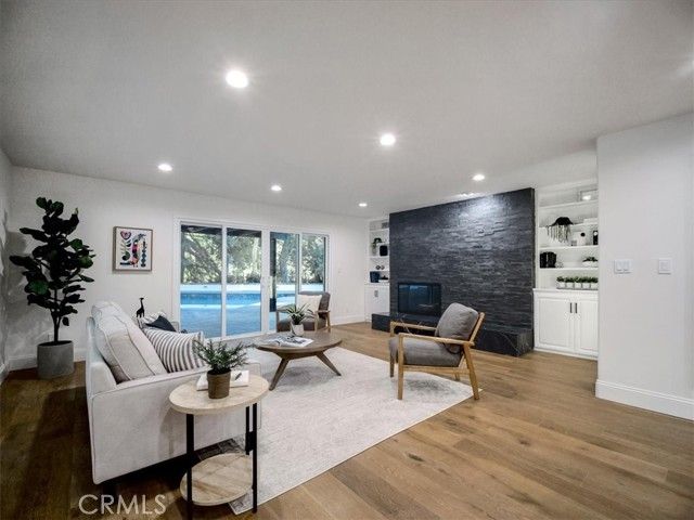 4732 Del Moreno Drive, Woodland Hills (los Angeles), CA 91364