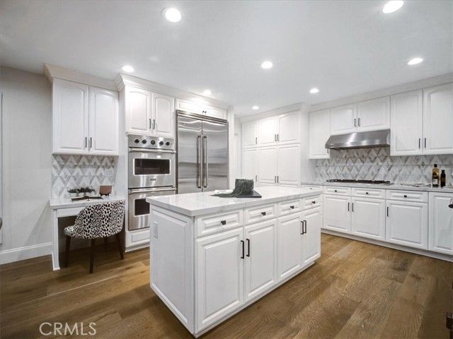 4732 Del Moreno Drive, Woodland Hills (los Angeles), CA 91364