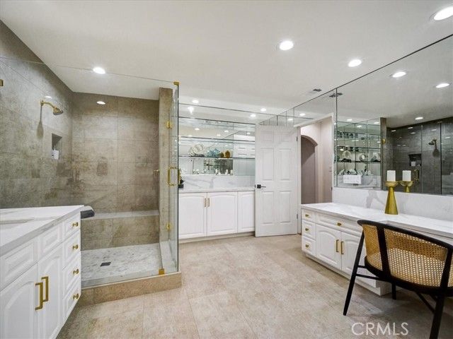 4732 Del Moreno Drive, Woodland Hills (los Angeles), CA 91364