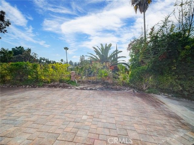 4732 Del Moreno Drive, Woodland Hills (los Angeles), CA 91364