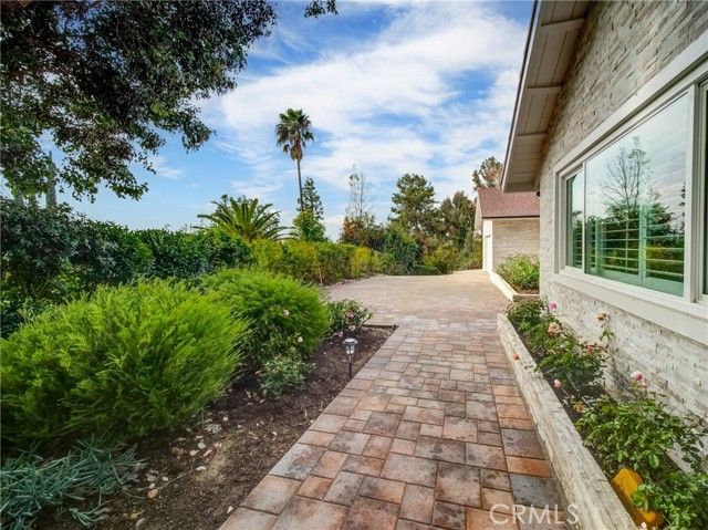 4732 Del Moreno Drive, Woodland Hills (los Angeles), CA 91364