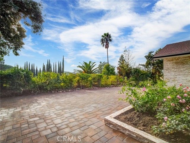4732 Del Moreno Drive, Woodland Hills (los Angeles), CA 91364